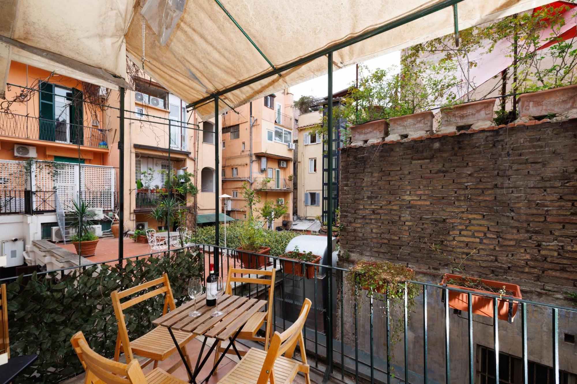 Gesu E Maria Balcony Apt At Spanish Steps Рим Екстер'єр фото